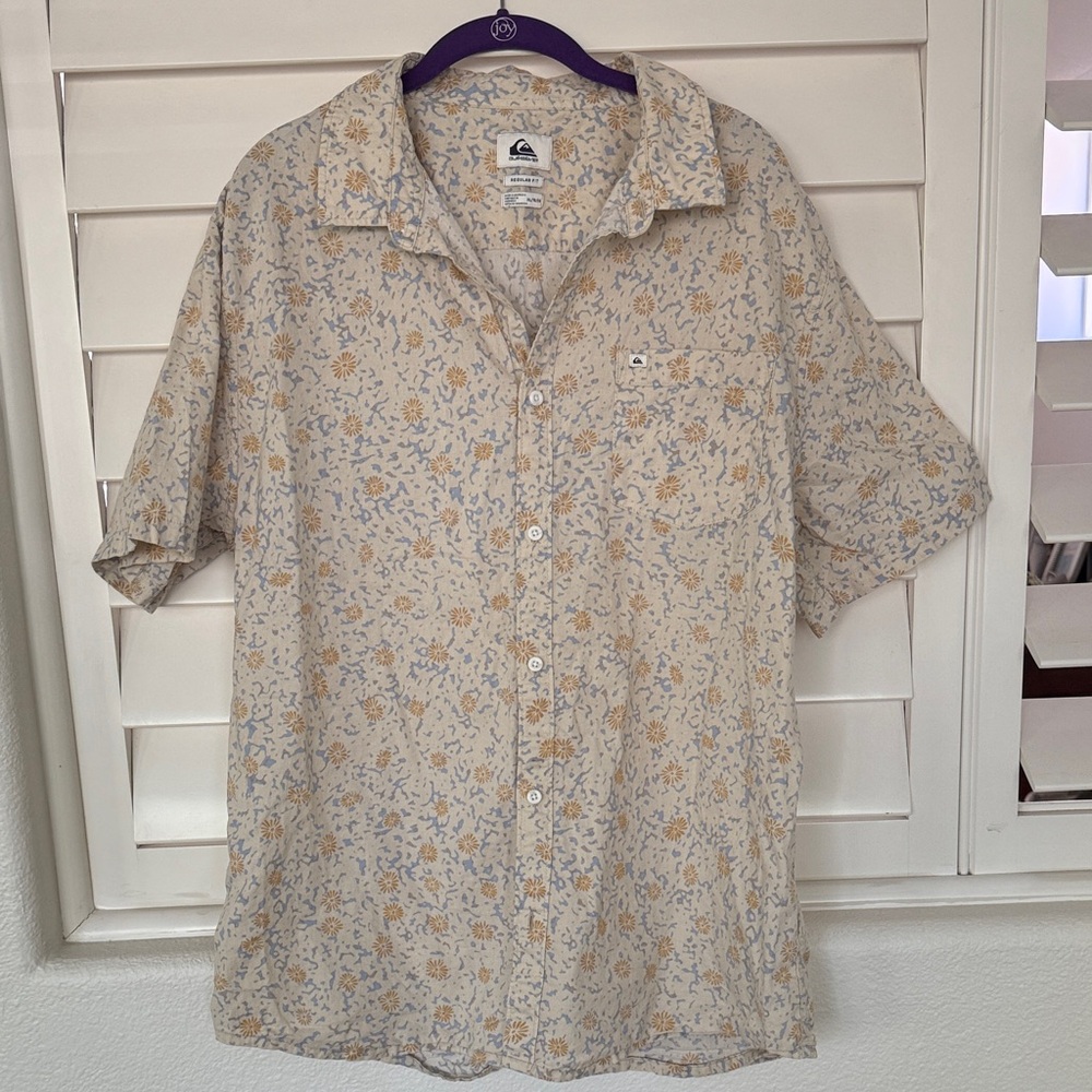 Quiksilver Men's Casual Floral Shirt - Cream and Light Blue- XL